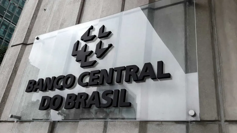 BC eleva Selic em 0,5 ponto percentual, a 14,75% ao ano, no maior nível em quase 20 anos