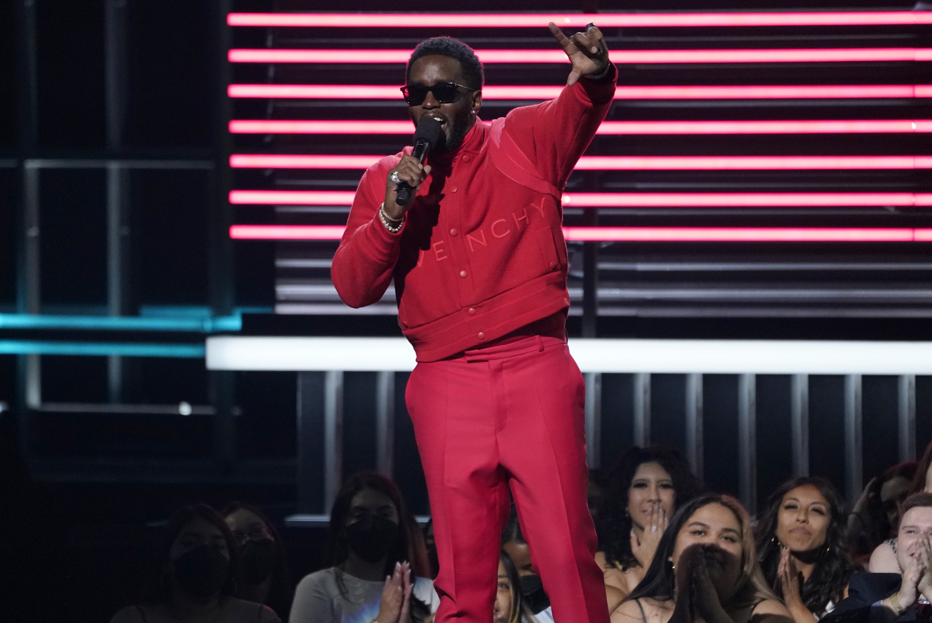Sean 'Diddy' Combs era violento com Cassie Ventura, dizem advogados do rapper